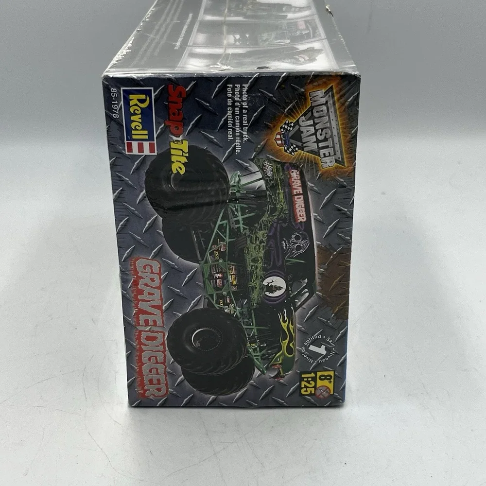 Revell Snap Tite MAX Monster Jam Grave Digger 1:25 Plastic Model Kit NEW